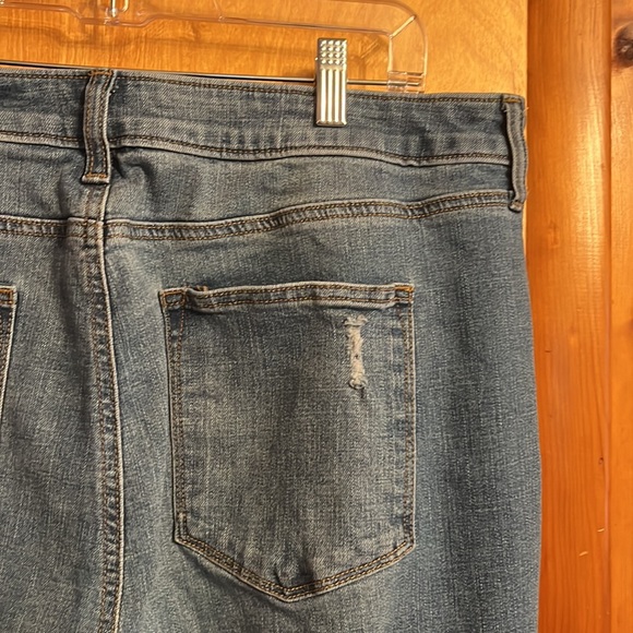Curvy Boot Cut Jeans Size 18R - Picture 4 of 5